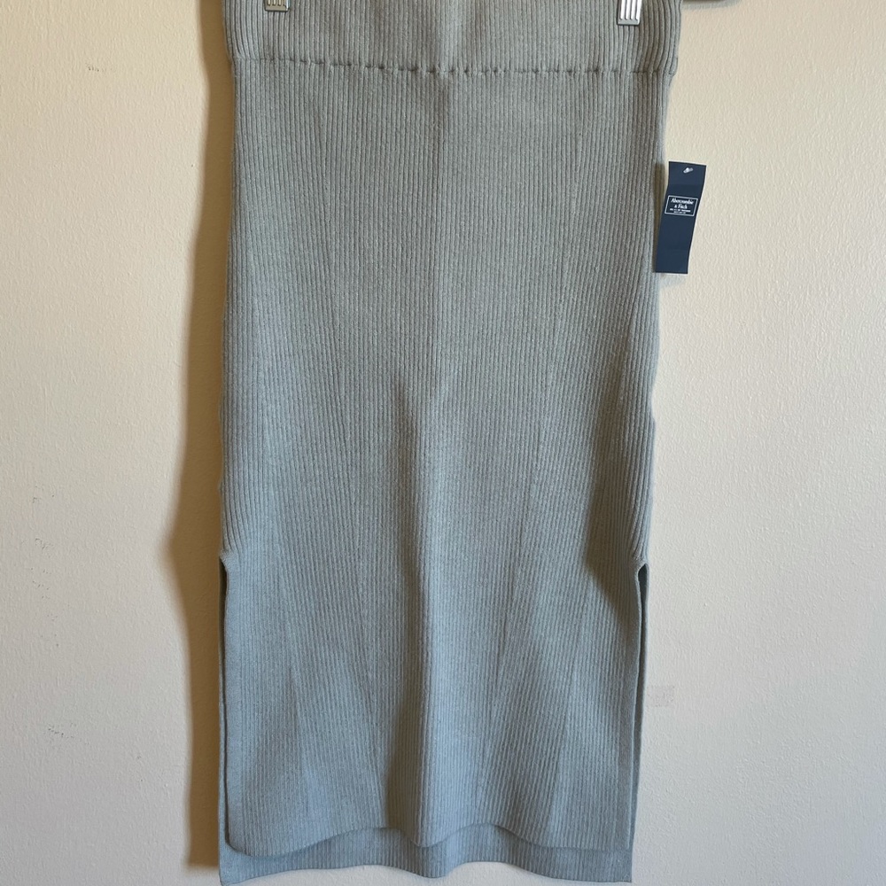 Abercrombie and Fitch Women Sweater Midi Skirt